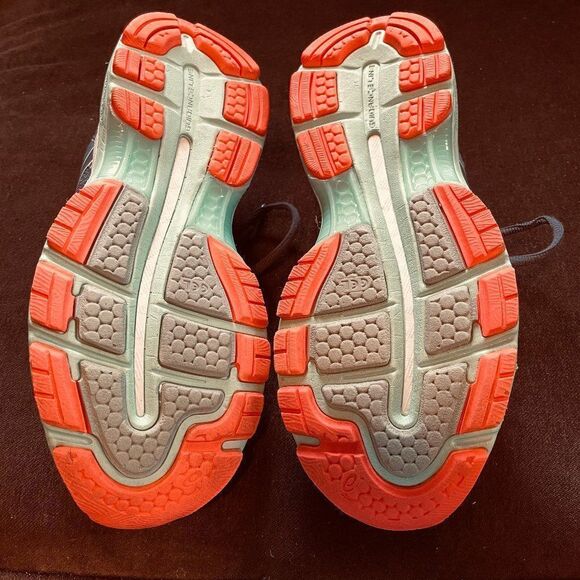 Excellent condition ASICS GEL NIMBUS 19 Womens 8 US 39.5 EUR Grey Seafoam Green - Picture 7 of 9